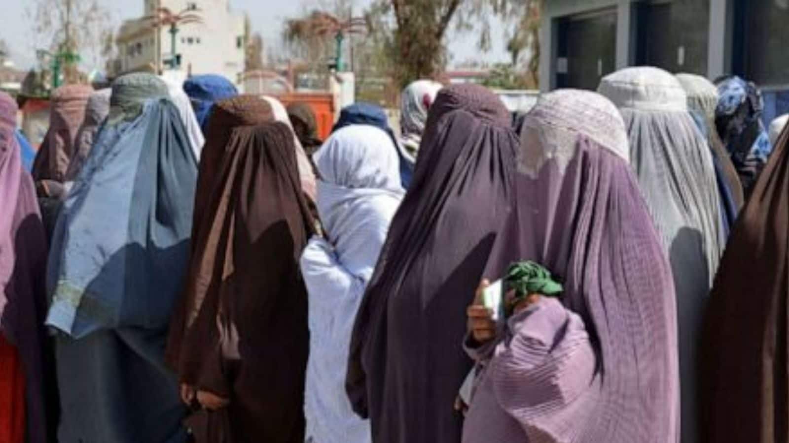 ஆப்கானிஸ்தானில் பெண்கள் ஹோட்டல்களுக்கு செல்ல தடை..! தாலிபான்கள் அதிரடி