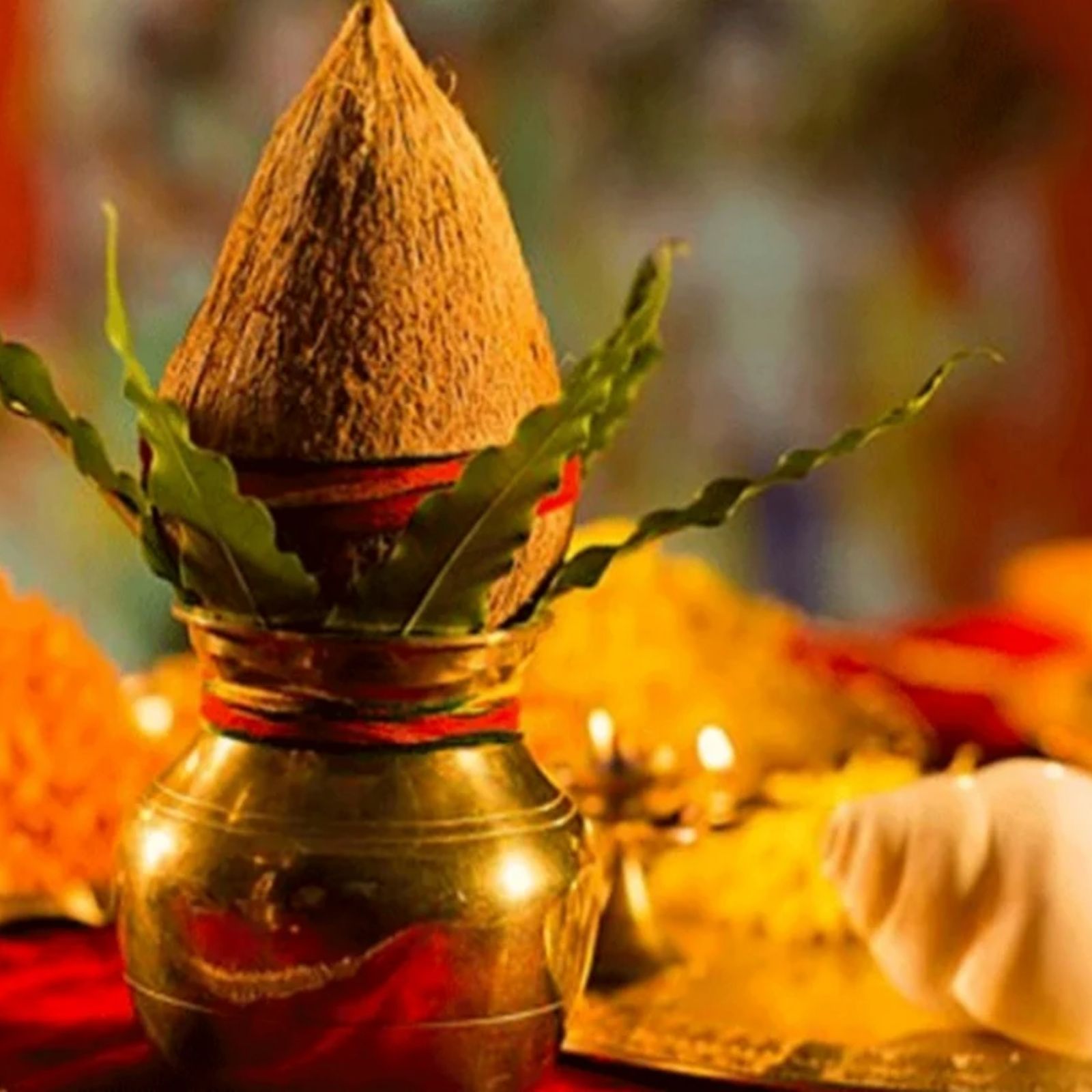  சித்திரை மாதம் அமாவாசையை அடுத்த மூன்றாம் நாள் வரும் திதி அட்சய திருதியை. இந்த ஆண்டு 2023 ஏப்ரல் 23 ம் தேதி ஞாயிற்றுக்கிழமை வருகிறது. மகத்துவம் வாய்ந்த இந்தத் திருநாளன்று எந்த செயலைத் துவங்கினாலும் அது முழுமையாக வெற்றி பெறும் என்பது ஐதீகம். அட்சயம் என்றால் தேயாது, குறையாது, வளர்தல் என்று பொருள். எல்லா நலன்களையும் குறைவில்லாது அள்ளிக் கொடுக்கும் இந்தத் திருதியை நாளன்று, தானங்கள் செய்து புண்ணியத்தைப் பெறுவது மிகவும் சிறப்பு.