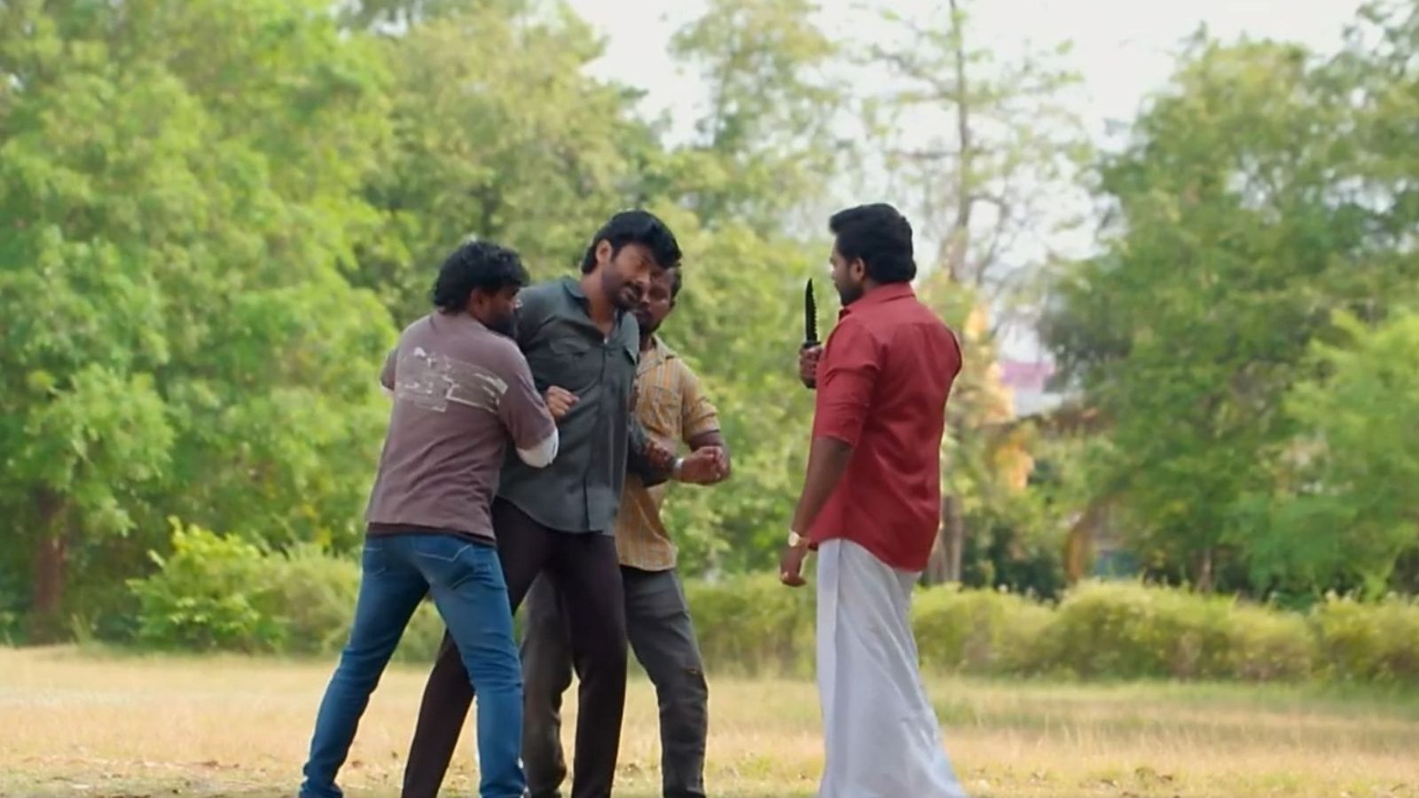 செந்திலை கத்தியால் குத்திய பழனி... அமுதாவும் அன்னலட்சுமியும் சீரியல் அப்டேட்!