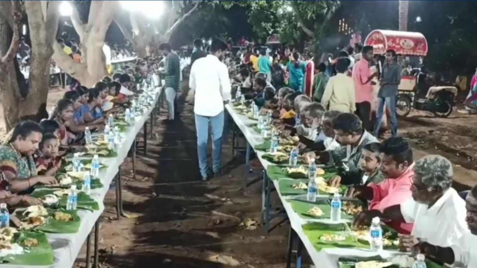 ஆரோவில் அருகே அருஞ்சுவை உணவு கொடுத்து அசத்திய கிராம மக்கள்!