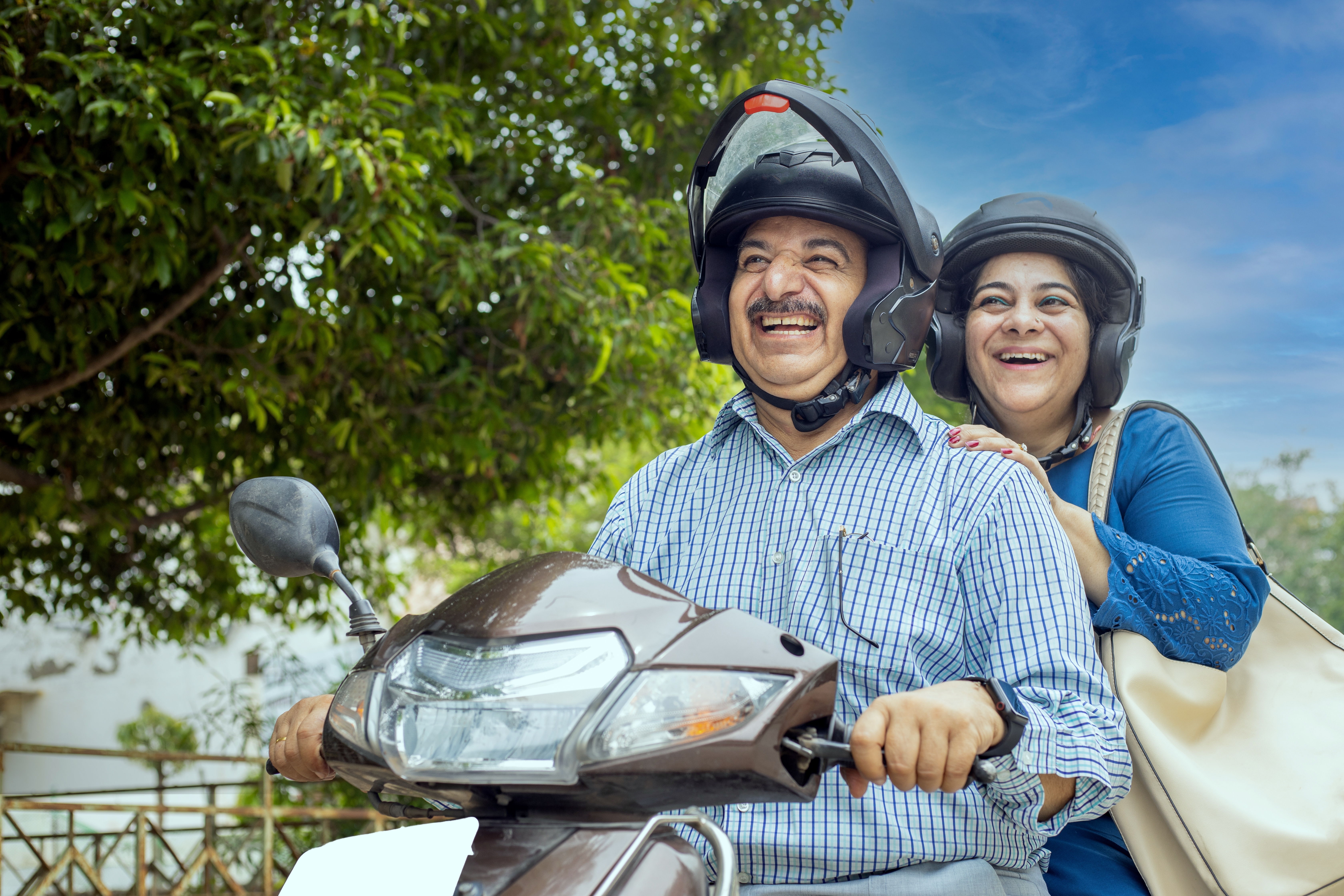  வாழ்க்கையில் எல்லாம் நல்ல படியாக நடந்து கொண்டிருக்கும்போது, எதையோ இழந்துவிட்ட உணர்வு உங்கள் மனதை ஆட்டிப் படைக்கக் கூடும். நாம் மகிழ்ச்சியாகத்தான் வாழ்ந்து கொண்டிருக்கிறோம் என்பதை உணராமால் வாழ்க்கையில் மிகுந்த துன்பத்தில் இருப்பதாக சில சமயம் கற்பனை செய்து கொண்டிருப்பீர்கள்.