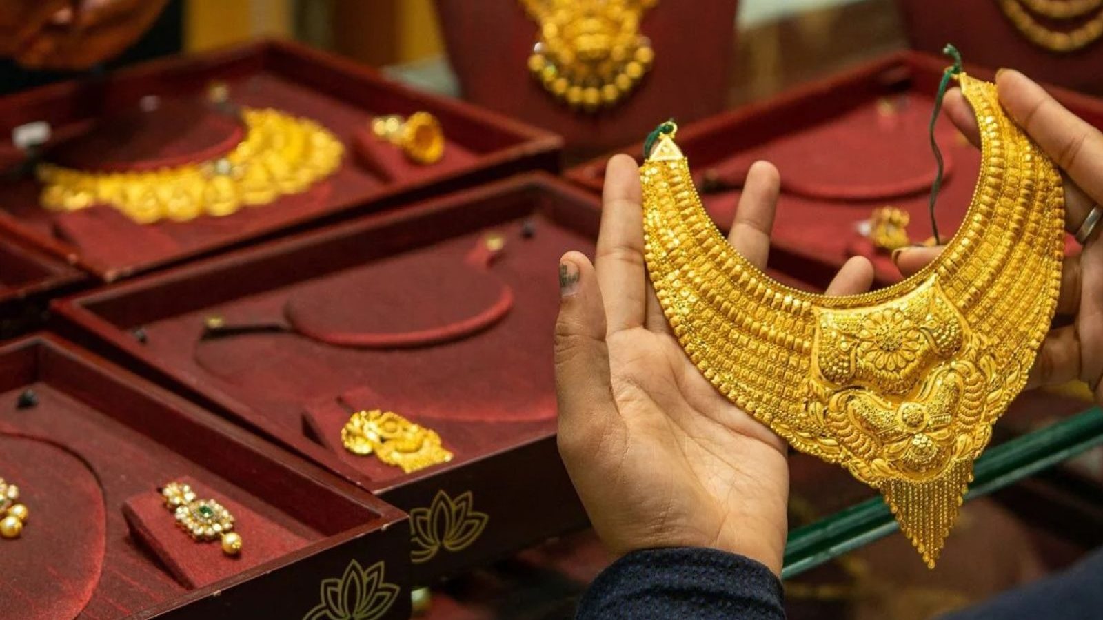 Gold Rate | அதிரடியாக குறைந்தது தங்கம் விலை.. இன்றைய நிலவரம் என்ன?