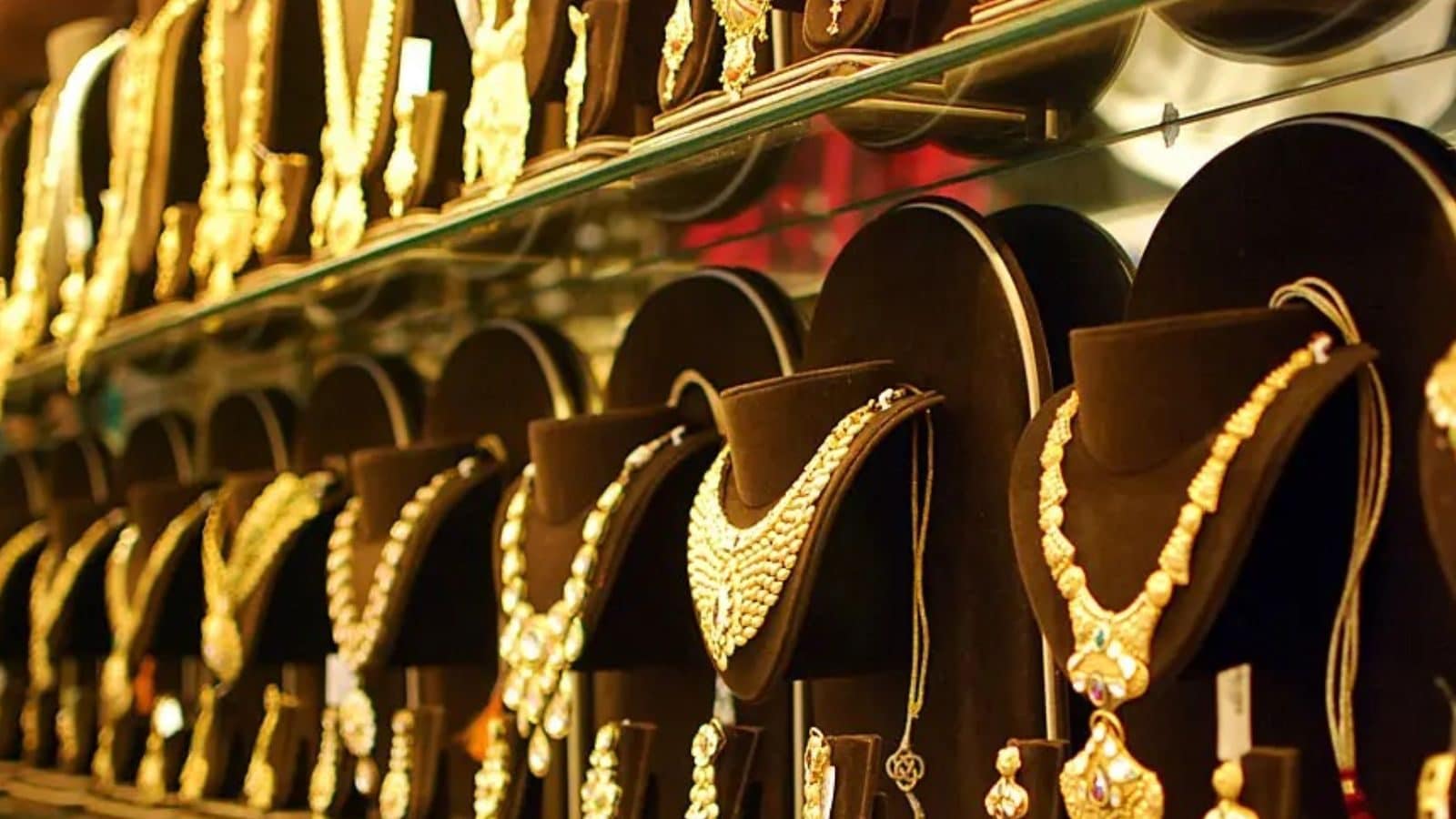 Is this why the price of gold is skyrocketing…?  The main reason not many people know…!