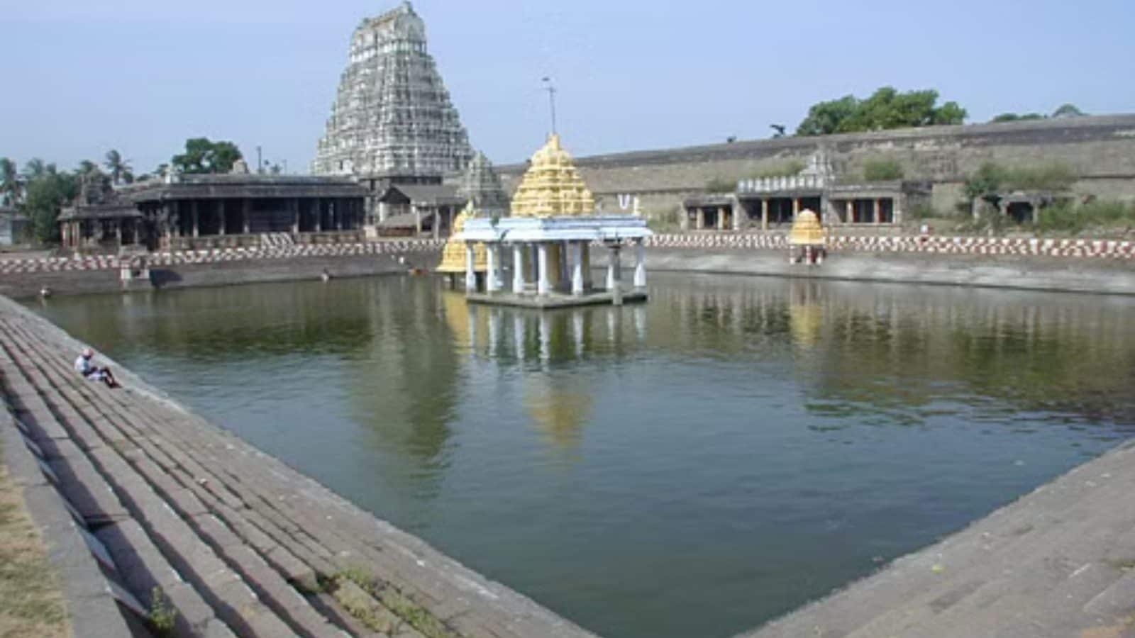 காஞ்சி வரதராஜ பெருமாள் கோவிலில் பெருந்தேவி தாயார் உள்புறப்பாடு உற்சவம்!