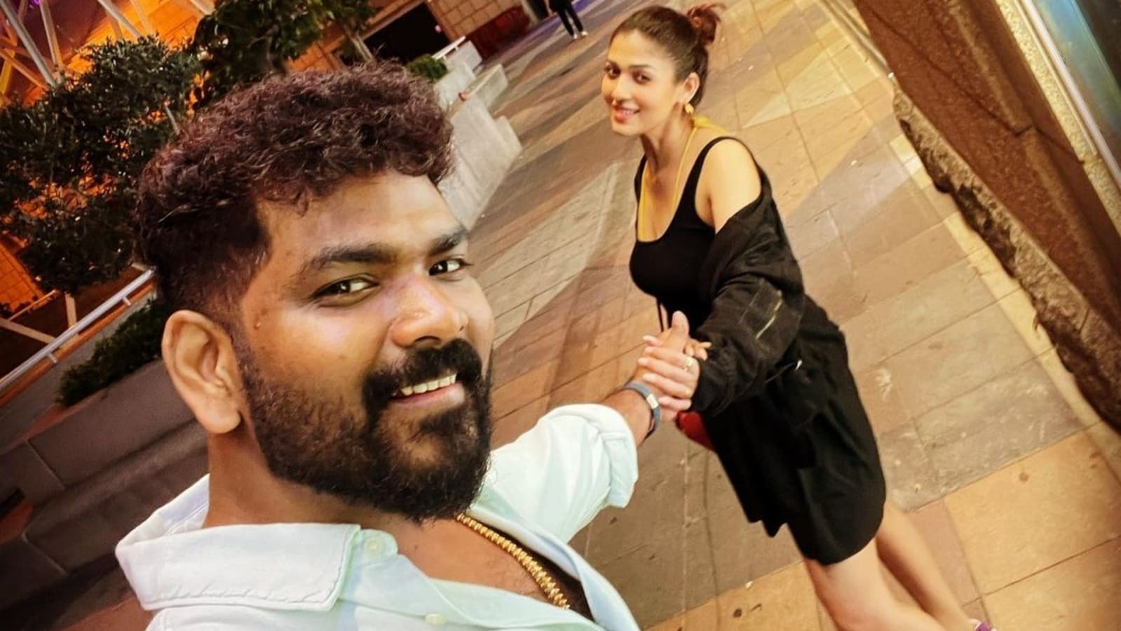  ஆனால் எங்களுக்கு 5 வருடத்திற்கு முன்பே பதிவு திருமணம் நடைபெற்றுவிட்டது என அவர்கள் விளக்கம் தெரிவித்தனர். குழந்தைகளுக்கு உயிர் மற்றும் உலகம் என பெயரிட்டு இருப்பதாக விக்னேஷ் சிவன் ஏற்கனவே கூறி இருந்தார்.