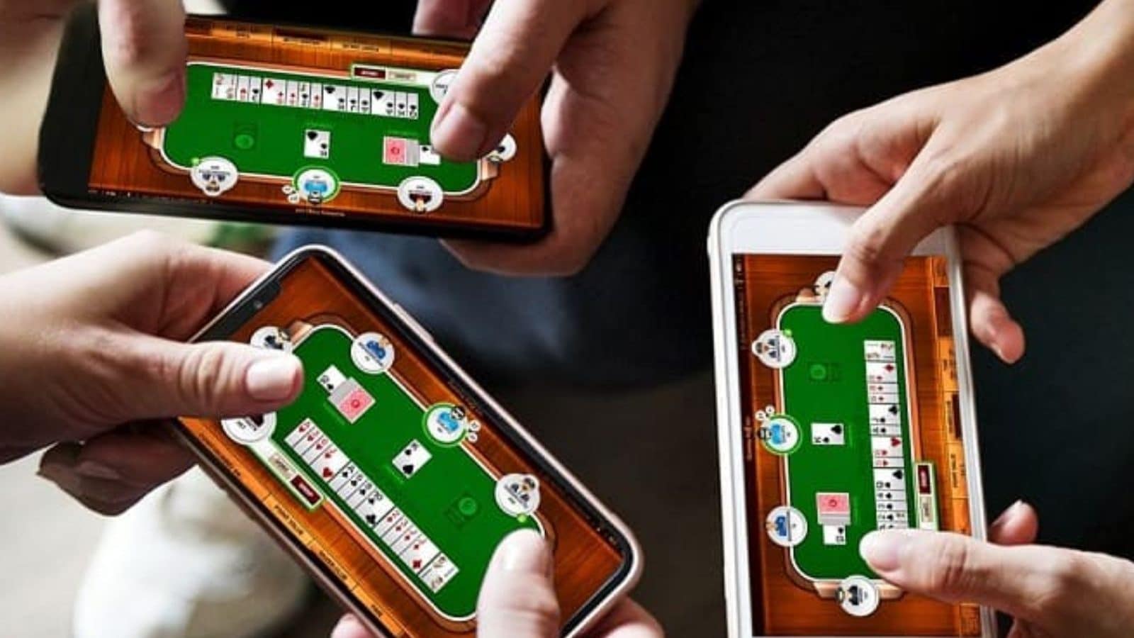 ஆன்லைன் கேம் பட்டியல்; நிறுவனங்களுக்கு நோட்டீஸ்- ரம்மி தடைச் சட்டத்தை அமல்படுத்தும் பணியில் காவல்துறை தீவிரம்