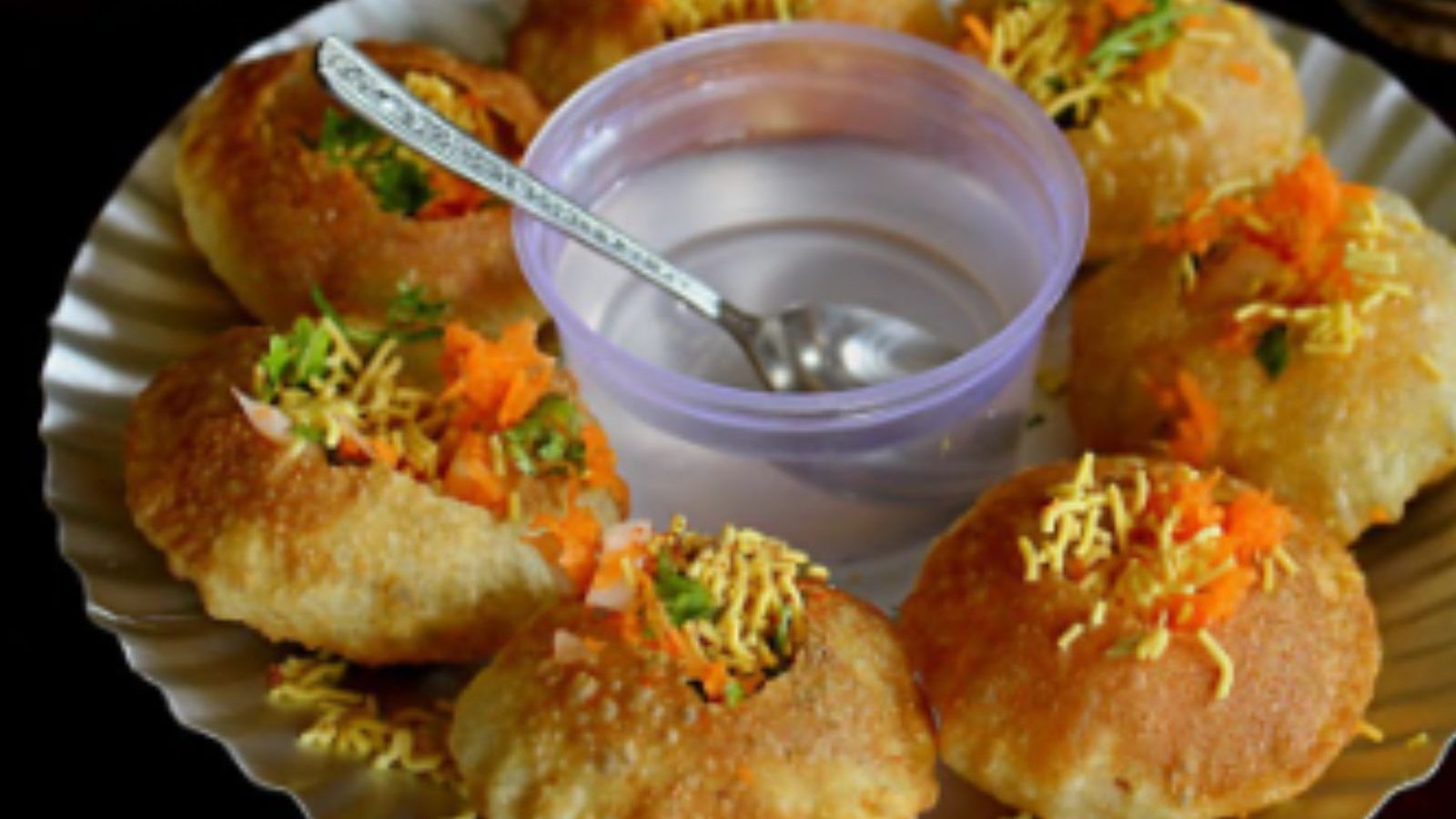 பெங்களூருவில் விற்கப்படும் ஒயிட் பானி பூரி பற்றி தெரியுமா? அப்படியென்ன ஸ்பெஷல்..!