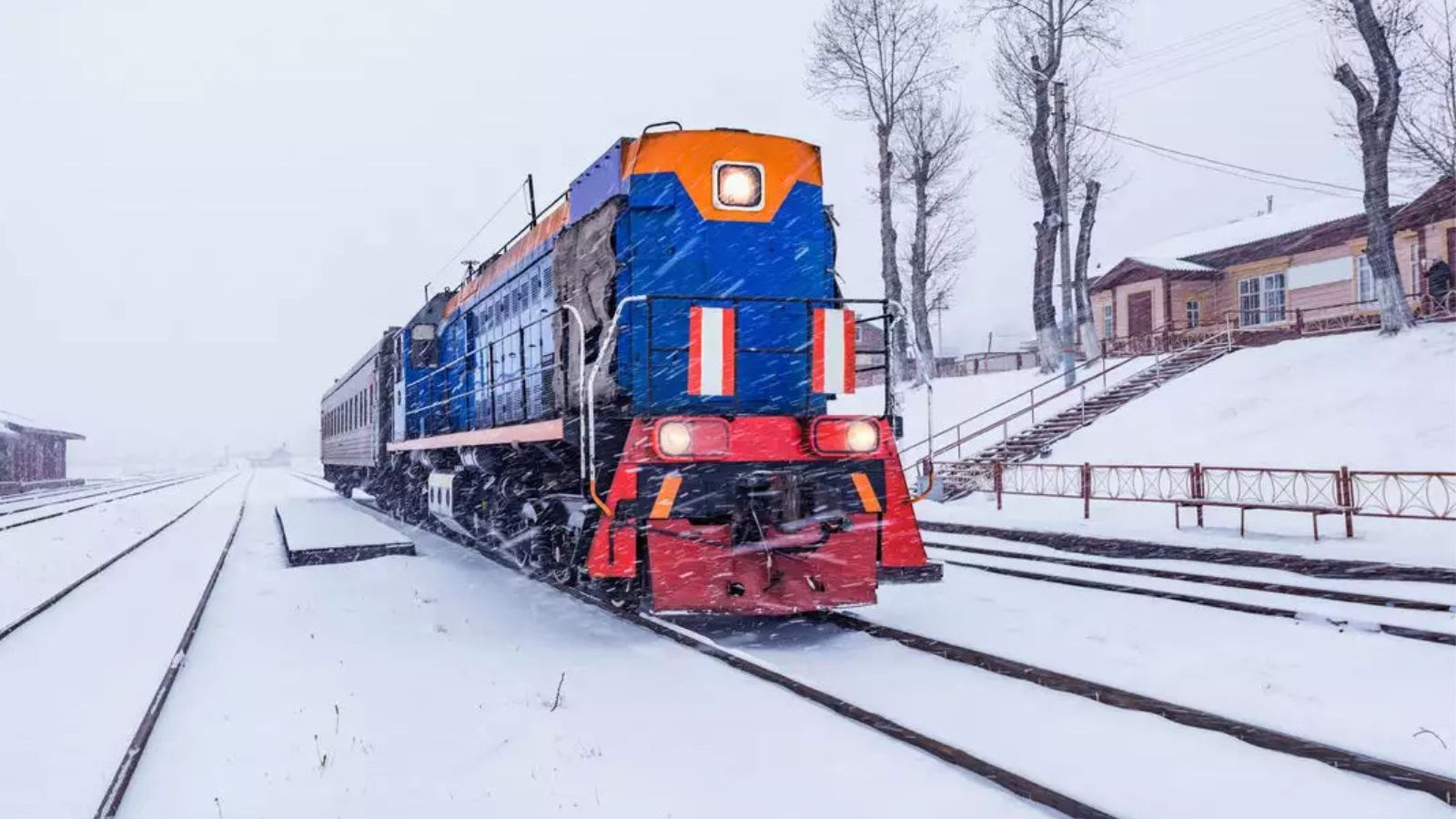 10000 km distance.. The world's longest train journey reached the ...