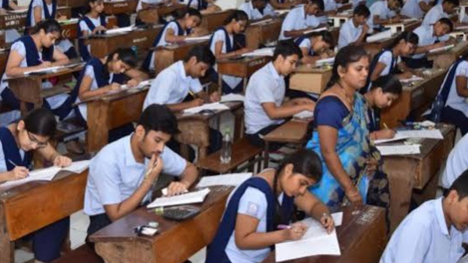 10ஆம் வகுப்பு தேர்வு முடிவுகள்: 3ஆம் இடம் பிடித்து சாதனை படைத்த விருதுநகர்!