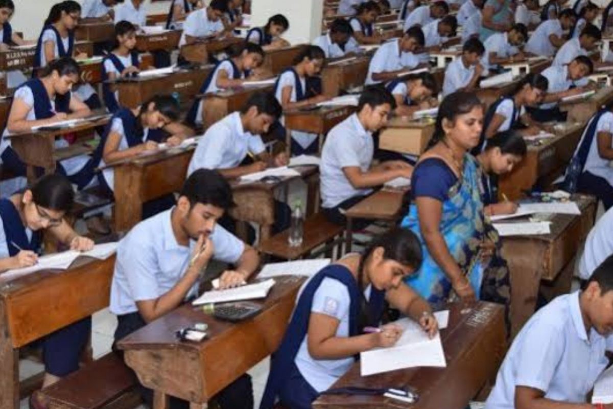 10-ஆம் வகுப்பு ரிசல்ட் வெளியானது.. நீலகிரியில் 88.82 % பேர் தேர்ச்சி!