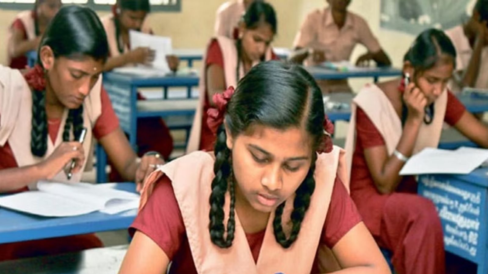 12 ஆம் வகுப்பு தேர்வு முடிவுகள்: ஈரோடு மாவட்டத்தில் - 96.98 % பேர் தேர்ச்சி..!