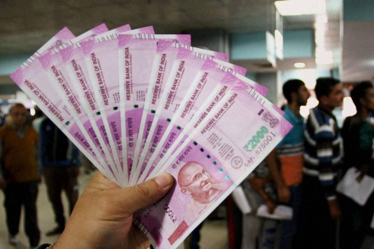 ரூ2,000 நோட்டுகளை இன்று முதல் மாற்றிக்கொள்ளலாம்...!