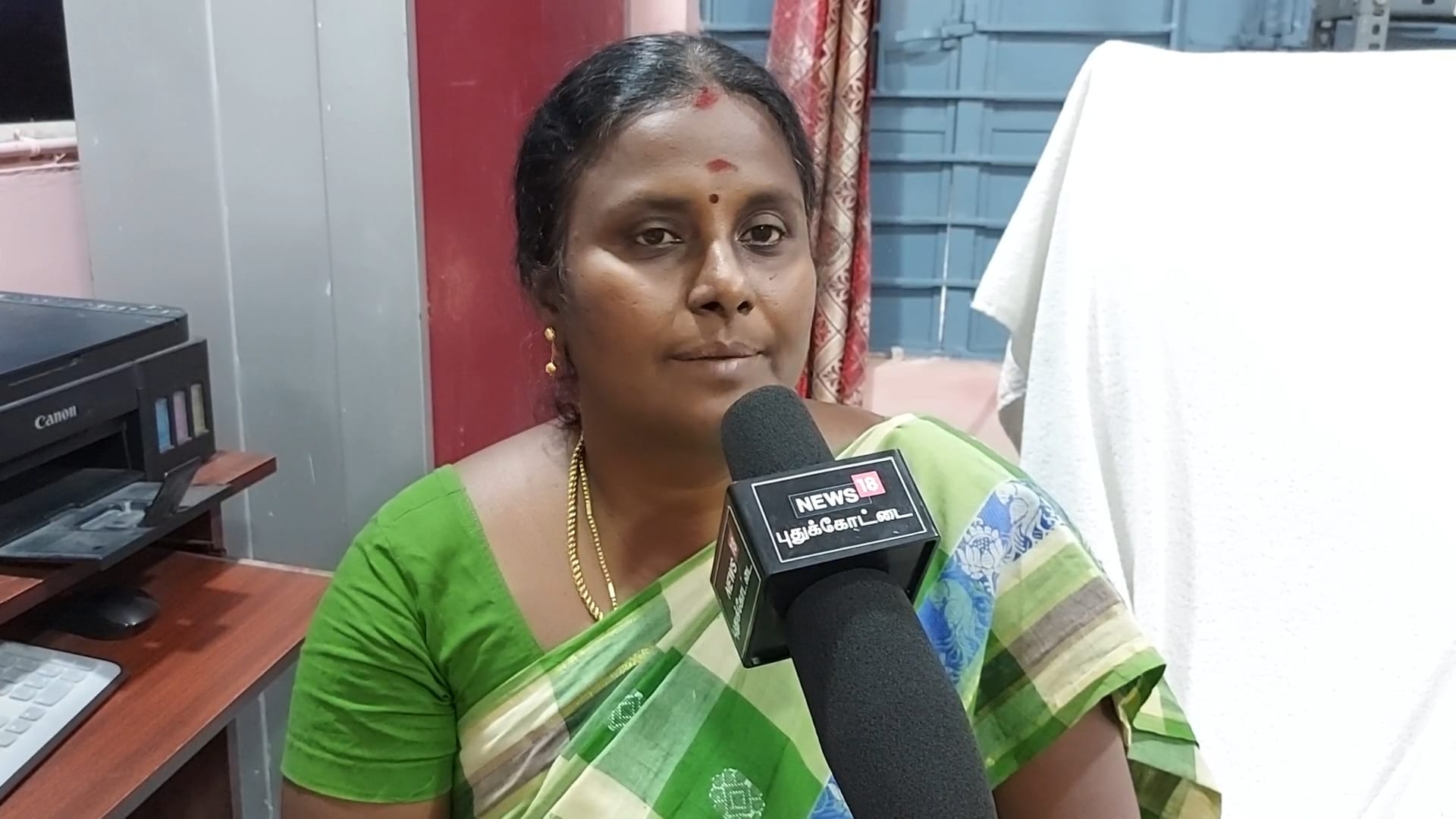 சமூக நலன் மற்றும் மகளிர் உரிமை துறையில் கூடுதல் பொறுப்பில் உள்ள திருமதி ஷியாமளா