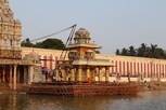 திருவாரூரில் பிரம்மாண்டமாக ரெடியாகும் தெப்பம்!