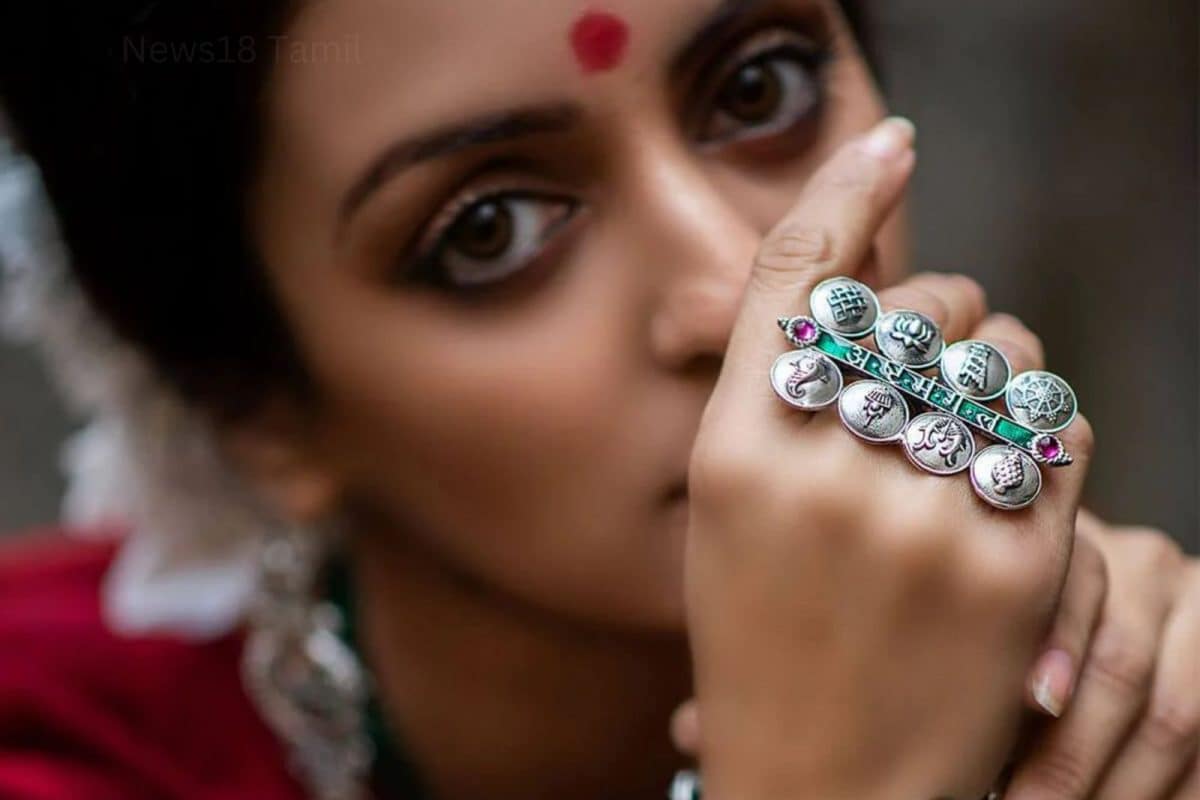 Buy Couple Rings3 Online | Sree Varalakshmi Jewellery Mart - JewelFlix