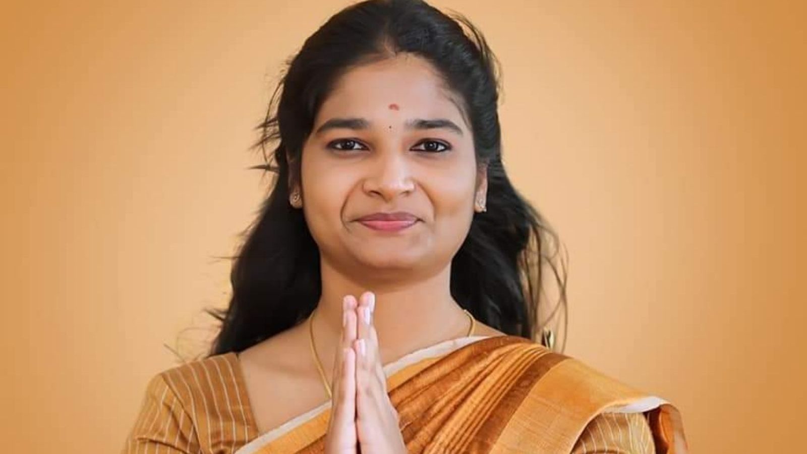 பதவி இழக்கும் கோவை இளம் பெண் கவுன்சிலர் நிவேதா... மாநகராட்சி கூட்டங்களுக்கு வராததால் நடவடிக்கை..!