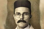 பேரிச்சம்பழம் மட்டுமே உணவு - சாவர்க்கராக மாற பிரபல நடிகர் பட்ட கஷ்டம்