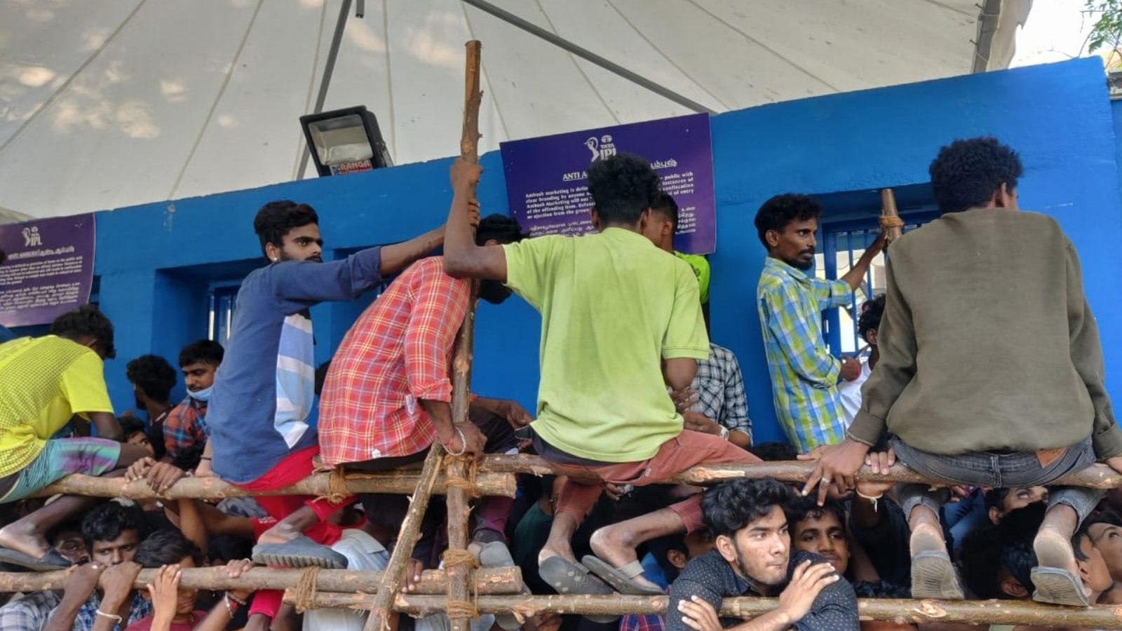 ஐபிஎல் டிக்கெட் கள்ளச்சந்தையில் விற்பனை - சென்னையில் 13 பேர் கைது