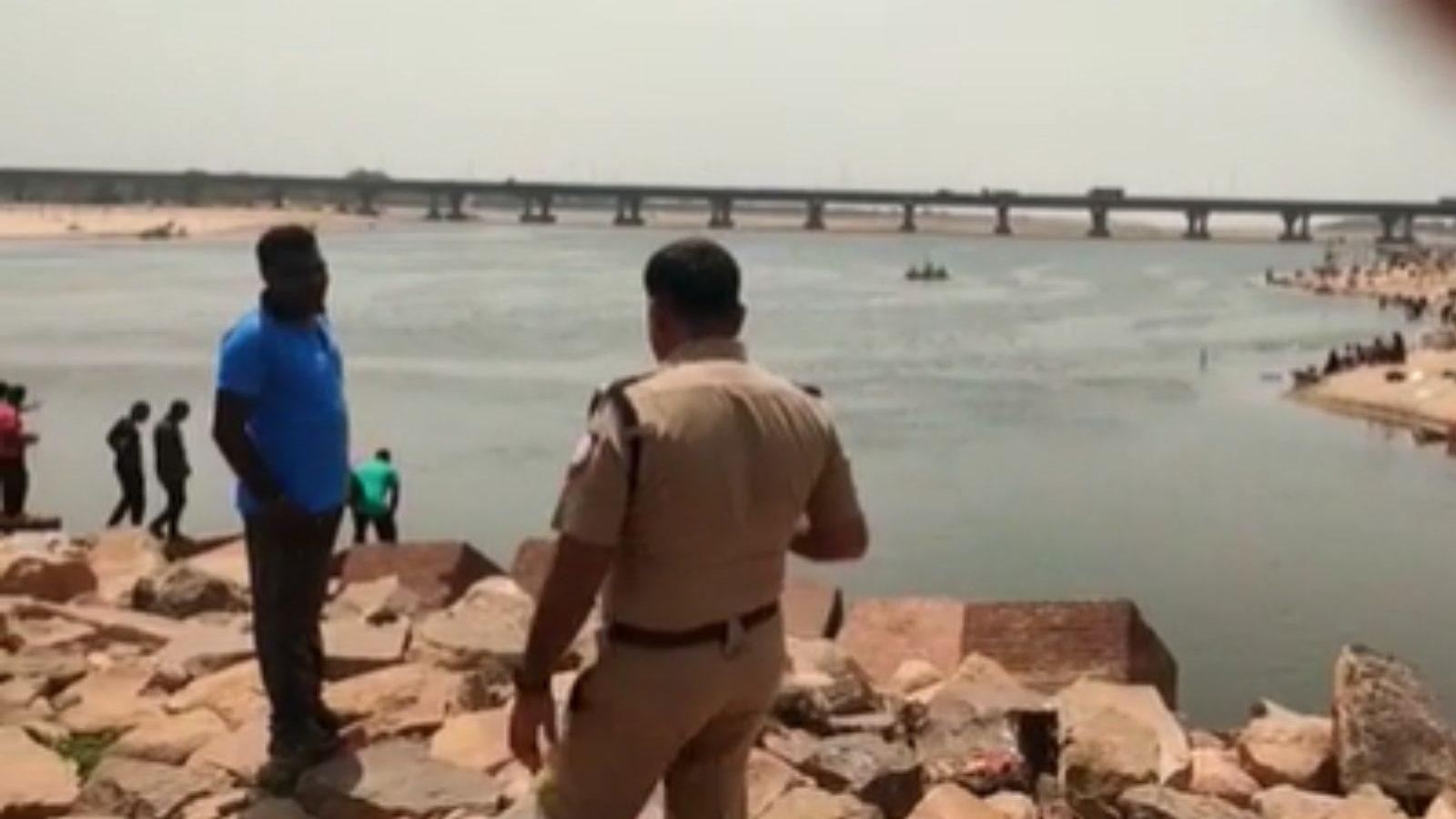 கொள்ளிடம் ஆற்றில் மூழ்கி ஒருவர் பலி - 2 சிறுவர்களை தேடும் பணி தீவிரம்!