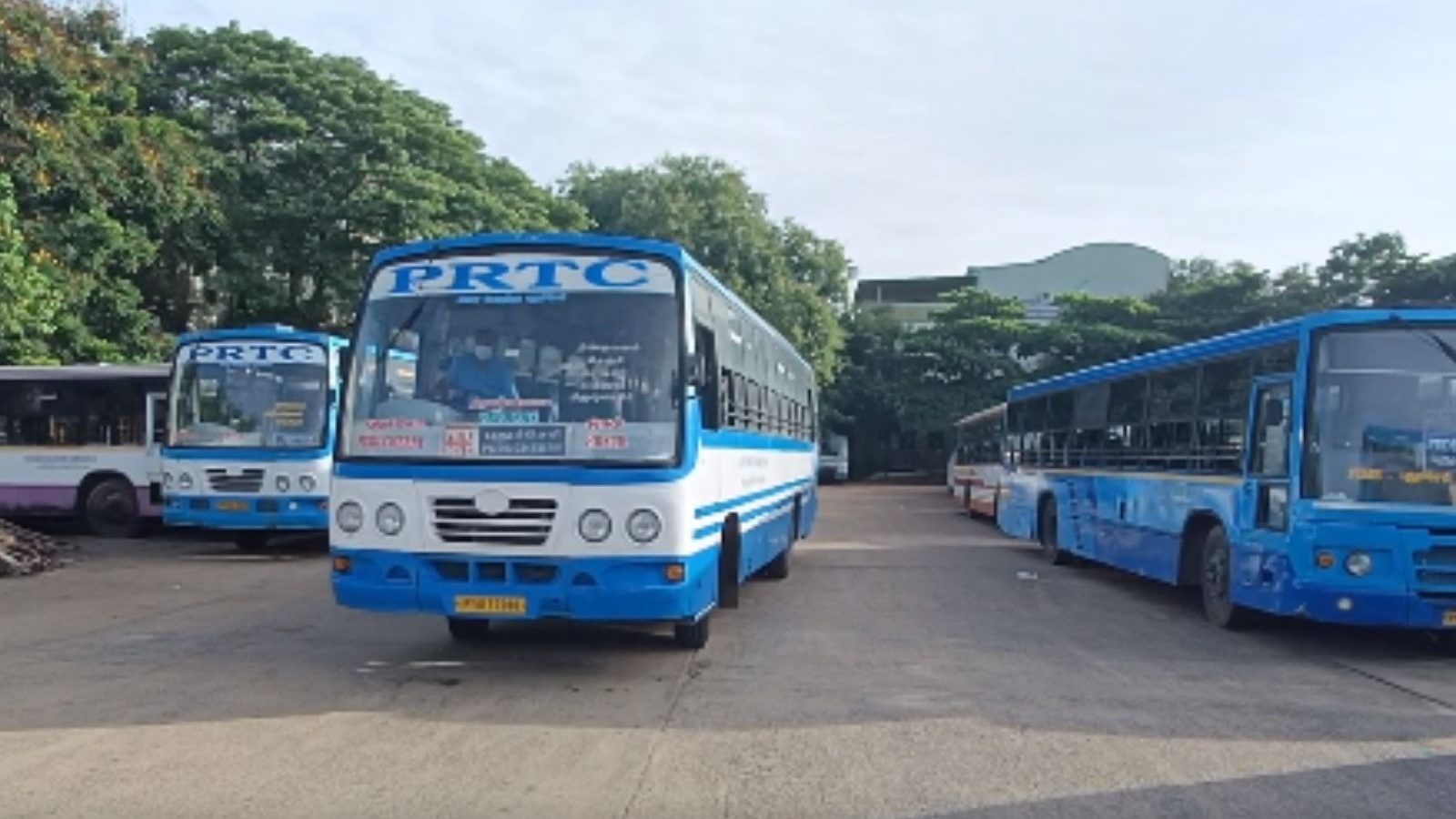 புதுச்சேரியில் காலாவதியான 22 அரசுப்பேருந்துகள் இன்று முதல் நிறுத்தம்..