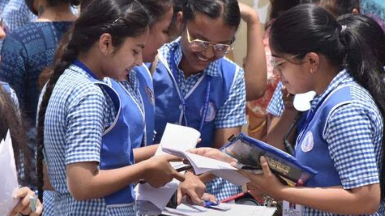 பிளஸ் டூ தேர்ச்சி முடிவுகள் - கடைசி இடத்தைப் பிடித்த 3 மாவட்டங்கள் என்னென்ன?