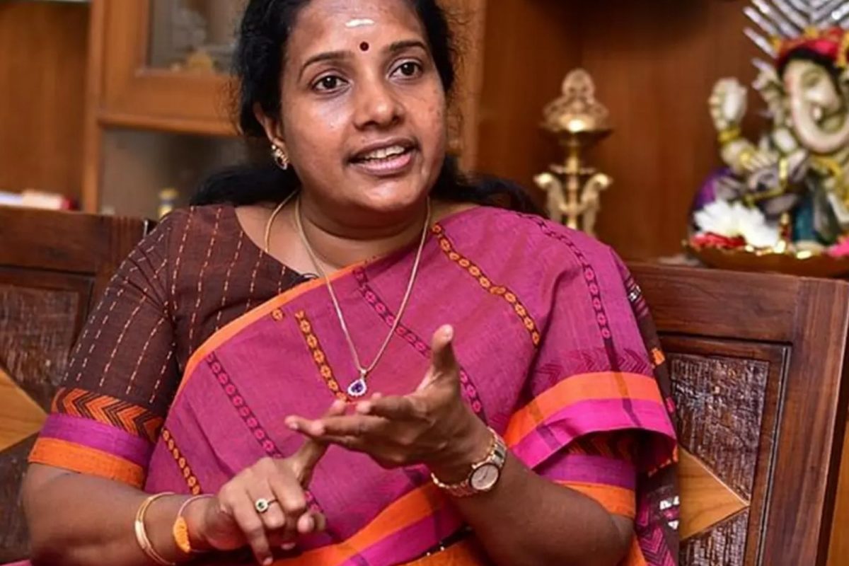 வானதி சீனிவாசனுக்கு கொரோனா நோய்த் தொற்று : மருத்துவமனையில் அனுமதி – News18 தமிழ்