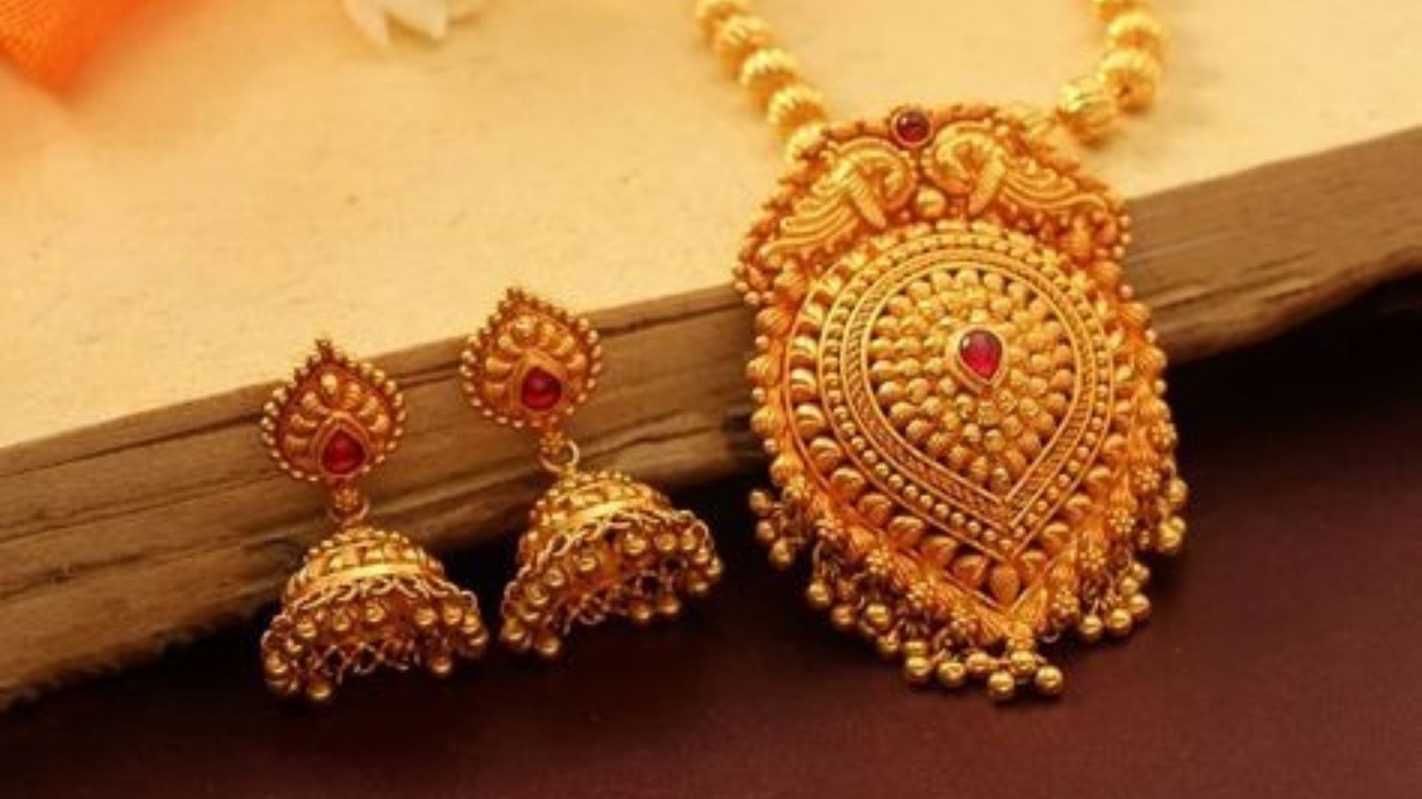 Gold Rate Today | அதிரடியாக உயர்ந்தது தங்கம் விலை.. நகை பிரியர்கள் ஷாக்.. இன்றைய நிலவரம் என்ன?