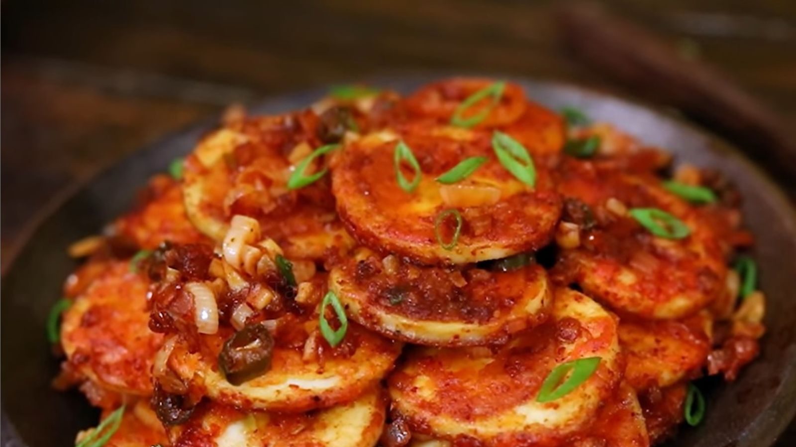 முட்டையை வெறுமனே வேக வைத்து சாப்பிட போர் அடிக்குதா..? அப்போ இந்த ரெசிபியை ட்ரை பண்ணுங்க!!