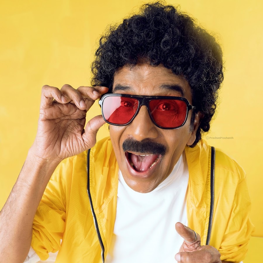  தமிழில் கிட்டத்தட்ட 700 படங்களுக்கு மேலாக குணச்சித்திர வேடங்களில் நடித்துள்ளார்.