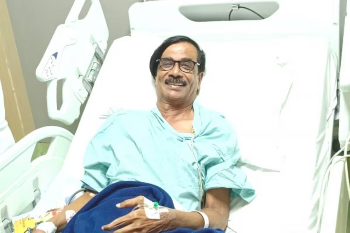  ,[object Object],சமீபத்தில் அவருக்கு லேசான மாரடைப்பு ஏற்பட்டு தனியார் மருத்துவமனையில் அனுமதிக்கப்பட்டிருந்த அவருக்கு தற்போது ஆஞ்சியோ சிகிச்சை அளிக்கப்பட்டது.