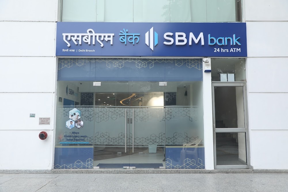  எஸ்பிஎம் பேங்க் (SBM Bank ) இந்தியா லிமிடெட் என்கிற வங்கி  ₹2 கோடிக்கும் குறைவான டெபாசிட்களுக்கு அதிகபட்சமாக 8.35% வட்டி விகிதத்தை வழங்குகிறது. இது ஃபிக்ஸட் டெபாசிட்களுக்கு அதிகபட்ச வட்டி விகிதத்தை வழங்கும் வங்கிகளில் ஒன்றாக உள்ளது.