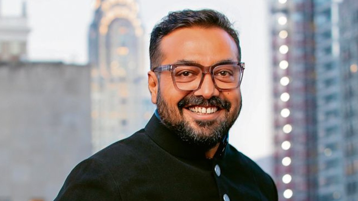  தி கேரளா ஸ்டோரி படம் தொடர்பாக பாலிவுட் இயக்குநர் அனுராக் காஷ்யப் ட்வீட் செய்திருந்தார். அதில், ஒரு படத்தை ஏற்றுக்கொள்கிறீர்களோ இல்லையோ, அல்லது. ஒரு படம் பிரச்சார படமோ இல்லோயோ, அந்தப் படம் பாதிப்பை ஏற்படுத்துகிறதோ, இல்லையோ அந்தப் படத்தை தடை செய்வது தவறு என்று குறிப்பிட்டிருந்தார். அவரது கருத்து பெரும் சர்ச்சையை ஏற்படுத்தியது.