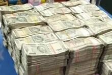 மிளகாய் பொடி தூவி ரூ.1.5 கோடி கொள்ளை... நகை வியாபாரியிடம் சினிமா பாணியில் முகமூடிக்கும்பல் கைவரிசை