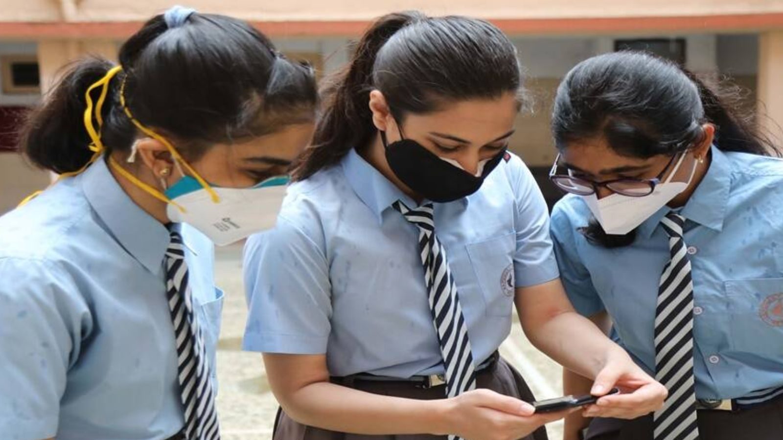 சிபிஎஸ்இ பிளஸ் டூ பொதுத்தேர்வு முடிவுகள் வெளியானது..