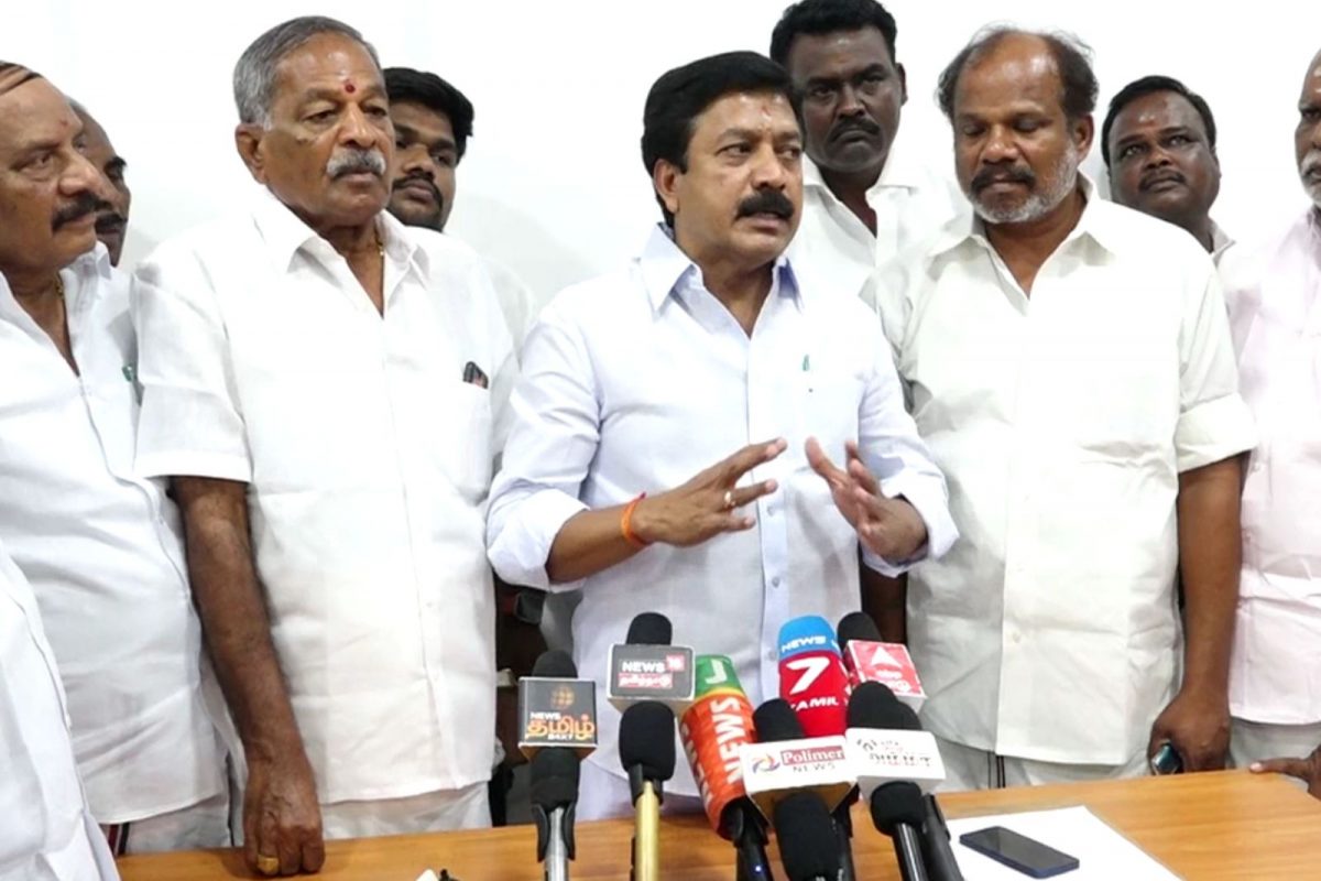 அதிமுக முன்னாள் அமைச்சர் சிவி சண்முகம்