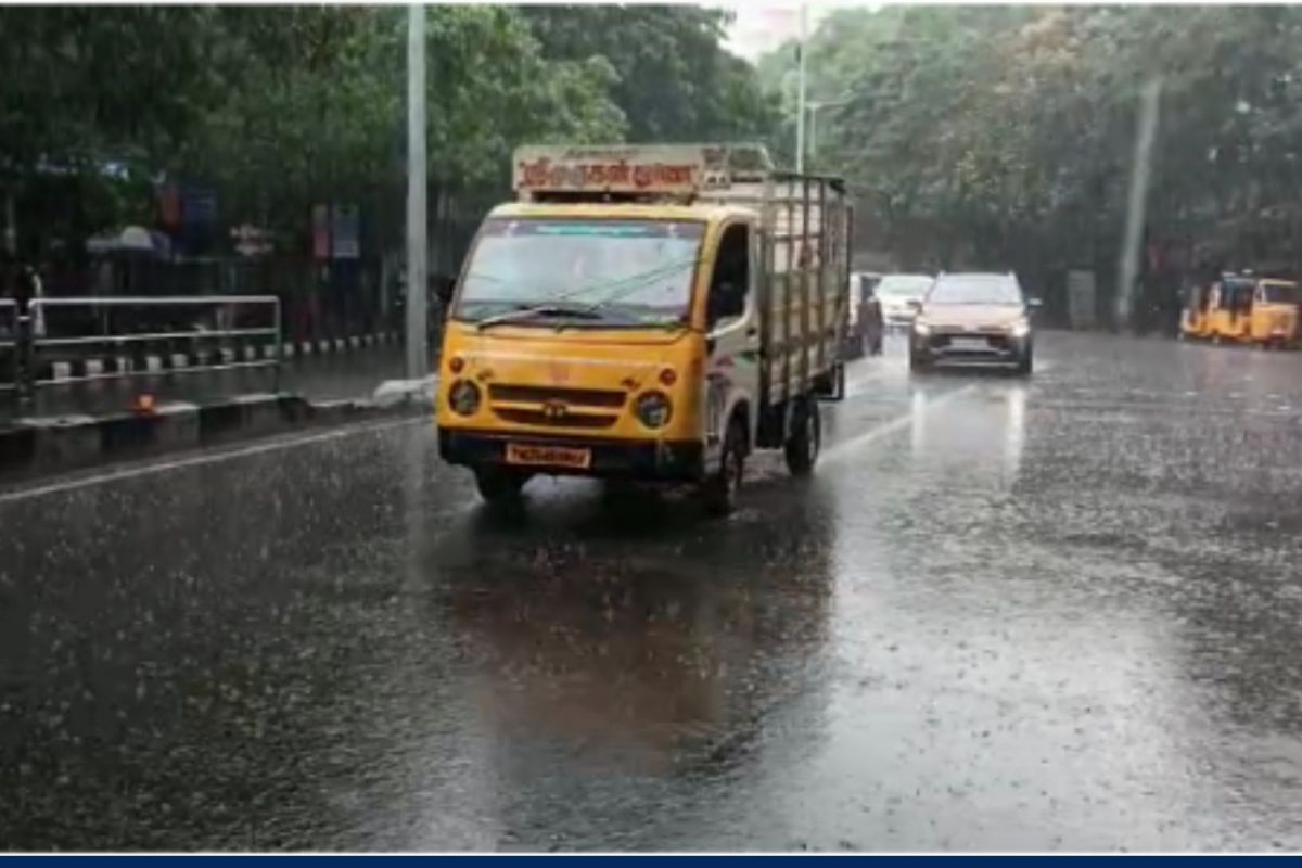 சில்லென்ற சென்னை” சாரல் மழையால் பொதுமக்கள் மகிழ்ச்சி
