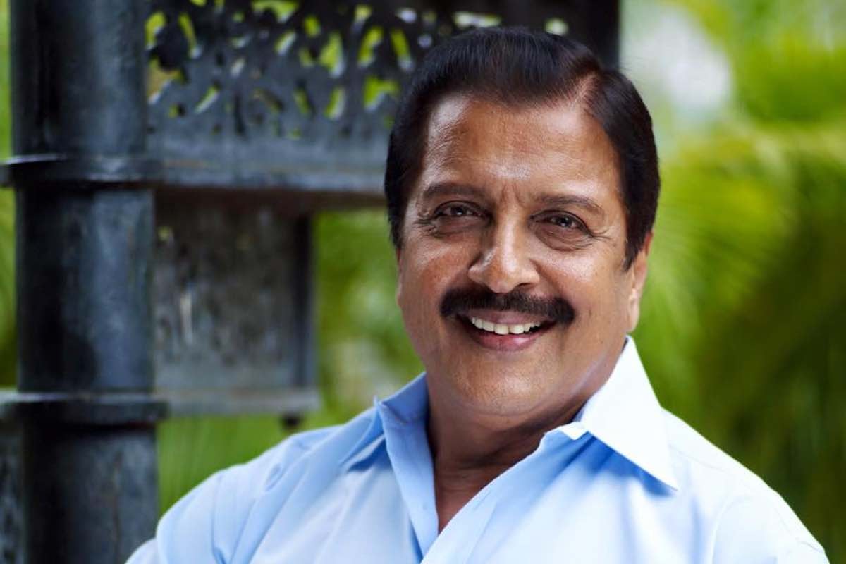  ,[object Object],[object Object],1965 ஆம் ஆண்டு திரையுலகில் அடியெடுத்து வைத்த சிவகுமார் பல படங்களில் ஹீரோவாக நடித்தார். பின்னர் குணச்சித்திர வேடங்களில் முத்திரை பதித்தார். 190 படங்களில் நடித்துள்ள அவர், சித்தி, அண்ணாமலை போன்ற சின்னத்திரை தொடர்களிலும் கலக்கினார். கடைசியாக அஜித் - ஜோதிகா நடித்த பூவெல்லாம் உன் வாசம் படத்தில் நடித்திருந்த அவர் திடீரென படங்களில் நடிப்பதிலிருந்து ஓய்வுபெறுவதாக அறிவித்தார்.