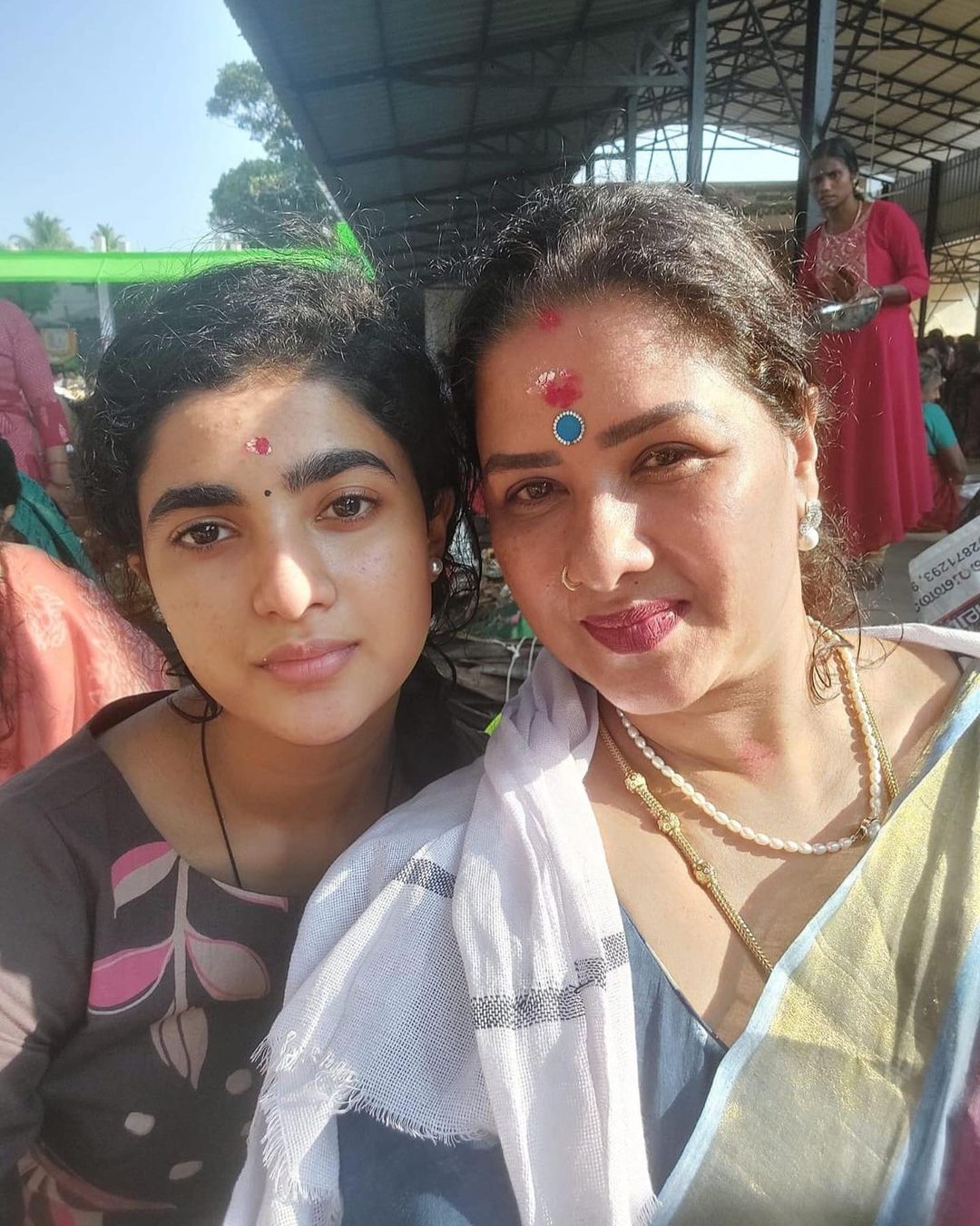  ,[object Object],இந்த நிலையில், நடிகர் கவிதா பாரதி - சீரியல் நடிகை கன்யா பாரதியின் மகள் என தகவல் வெளியாகியுள்ளது.