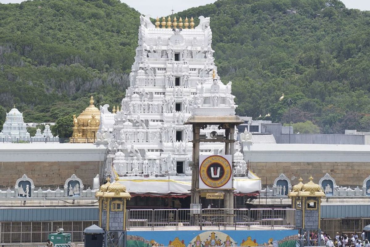 திருப்பதியில் அலைமோதும் பக்தர்கள்...