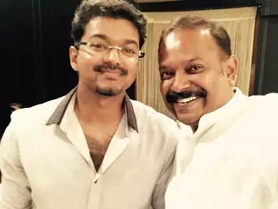 லியோ படத்துக்கு பிறகு நடிகர் விஜய்யின் தளபதி 68 படத்தை வெங்கட் பிரபு இயக்கவிருப்பதாக கடந்த சில நாட்களாக தகவல் பரவிய நிலையில் இன்று அதிகாரப்பூர்வமாக அறிவிக்கப்பட்டுள்ளது.