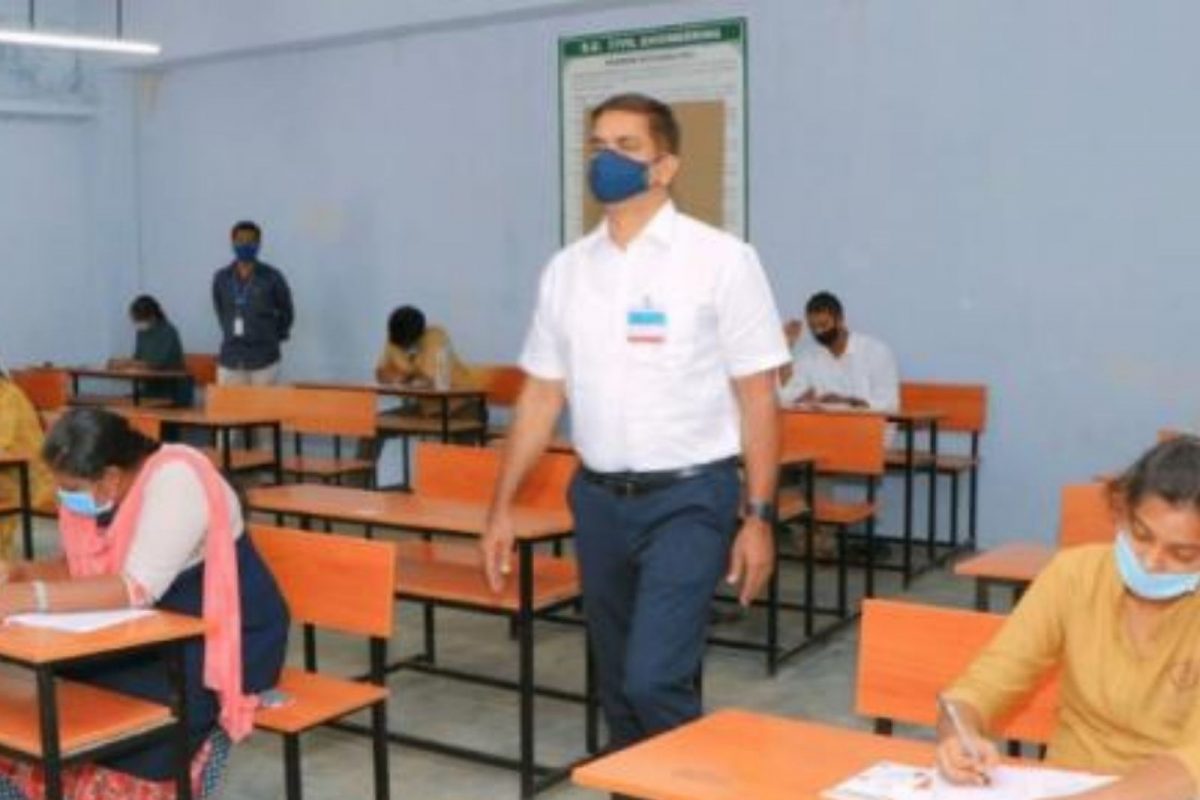 தொடங்கியது யுபிஎஸ்சி முதல்நிலைத் தேர்வு...