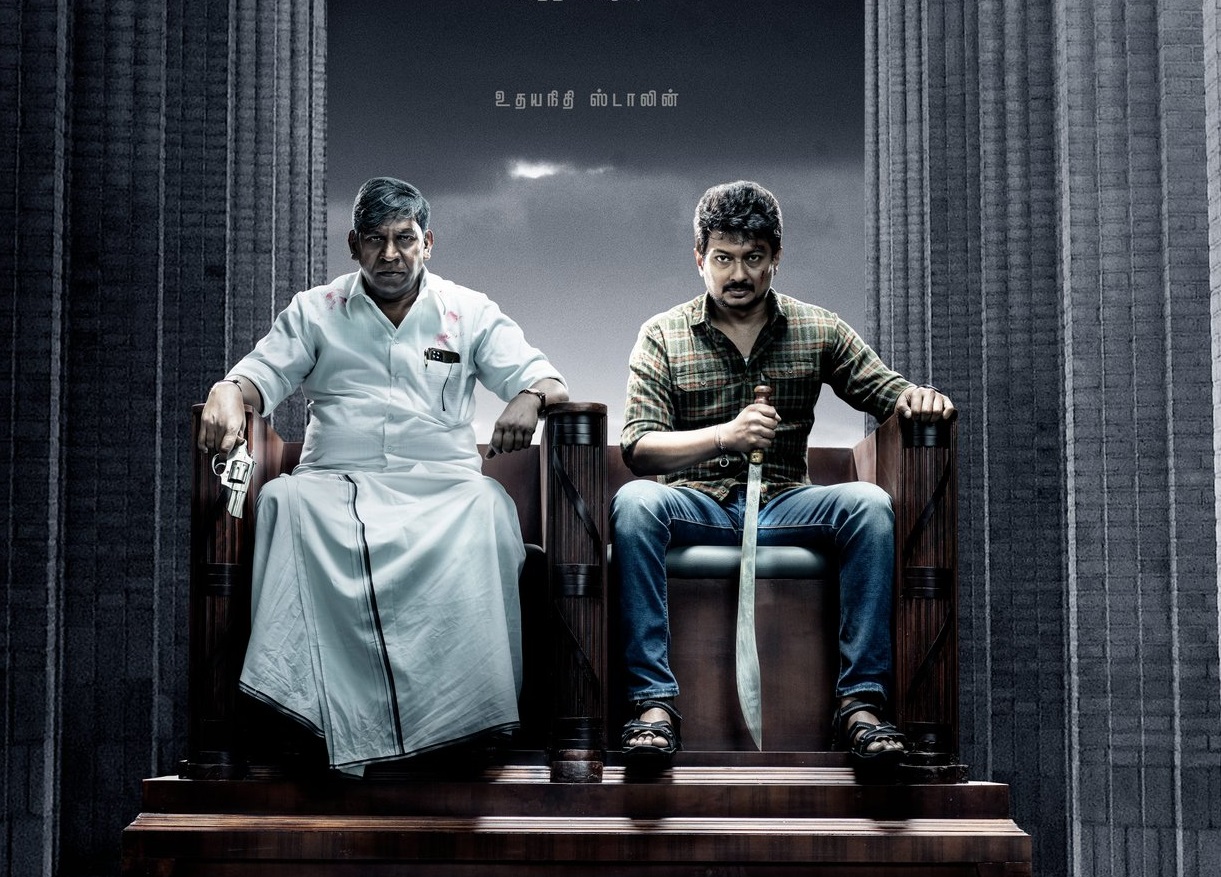  அதற்கு ஏற்ப படத்தின் போஸ்டர்களிலும் கையில் துப்பாக்கியுடன் கெத்தாக அமர்ந்திருக்கிறார்.