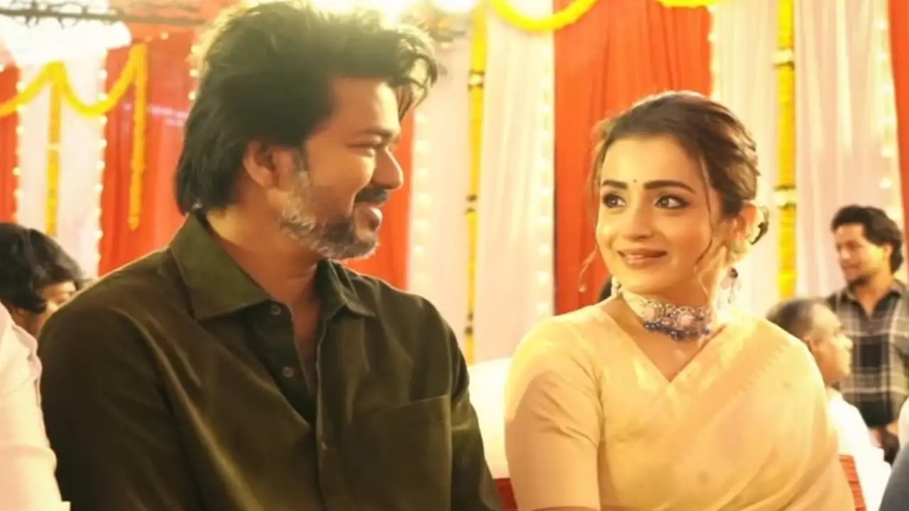  தமிழ் சினிமாவில் கதாநாயகியாக சாதித்த சென்னைப் பெண்கள் அரிதினும் அரிது. அதிலும் 20 ஆண்டுகளாக கதாநாயகியாய் வலம் வந்து கொண்டிருக்கும் த்ரிஷா பேரழகோடு கூடிய பேரதிசயமே.