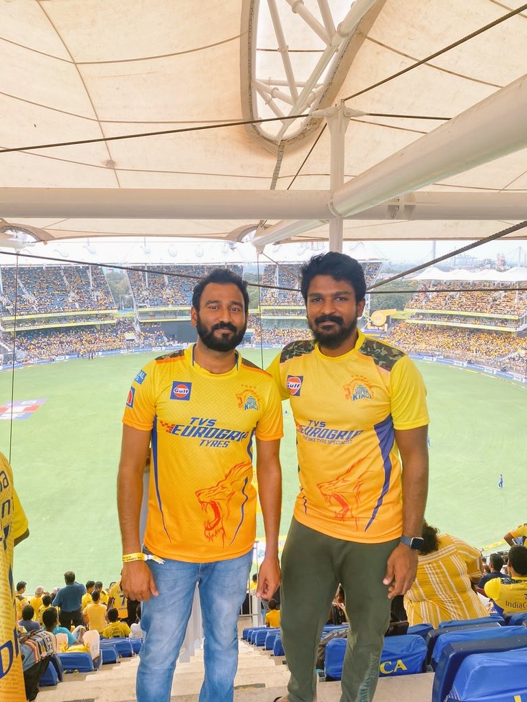  சென்னை சூப்பர் கிங்ஸ் - மும்பை இந்தியன்ஸ் போட்டியை கண்டுகளித்த இயக்குநர் ரத்ன குமார்