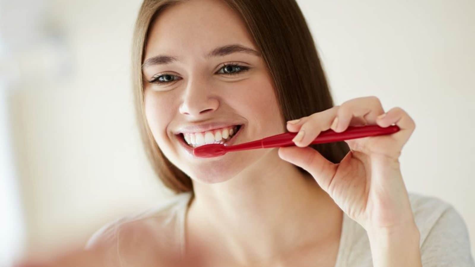 நாம் தினசரி பின்பற்றும் இந்த 8 பழக்கங்கள் உங்களுக்கே ஆபத்தாக மாறும் என்பது தெரியுமா..?