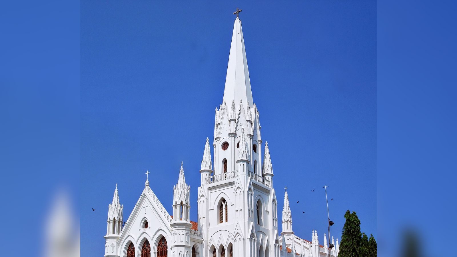 பழுதடைந்த தேவாலயங்களை புதுப்பிக்க ரூ.6 லட்சம் வரை நிதி.. செங்கல்பட்டு ஆட்சியர் அறிவிப்பு!