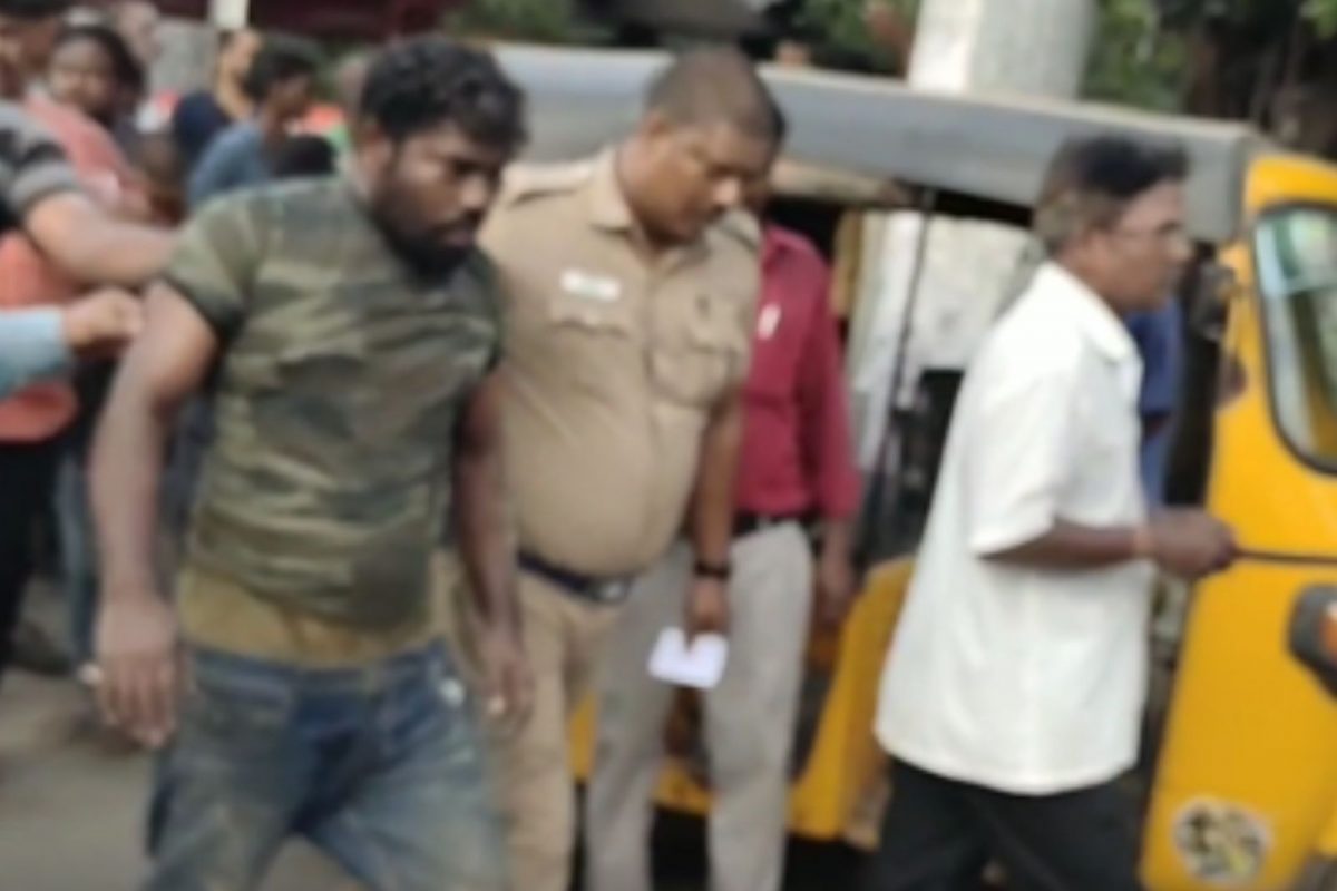 மது போதையில் வாகனத்தை திருட முயன்றவர் கைது