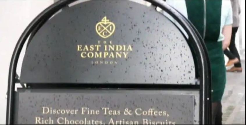  இந்நிறுவனம் வரலாற்று நாணயங்களை அச்சிட்டு விற்பனை செய்கிறது. அதன் மறுமலர்ச்சிக்குப் பிறகு, 2010 இல், கிழக்கிந்திய கம்பெனியின் முதல் அங்காடி லண்டனின் ஆடம்பரமான பகுதியான மேஃபேரில் திறக்கப்பட்டது. பழைய கிழக்கிந்திய கம்பெனி ஆக்கிரமிப்பின் பலத்தில் நின்றது ஆனால் இந்த கிழக்கிந்திய கம்பெனி நல்லெண்ணம் மற்றும் கருணையால் கட்டப்பட்டது என்று சஞ்சீவ் மேத்தா கூறுகிறார்.