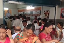 10 ரூபாய்க்கு அன்லிமிட்டெட் சாப்பாடு.. ஈரோட்டில் பிரபலமாகும் ஹோட்டல்!
