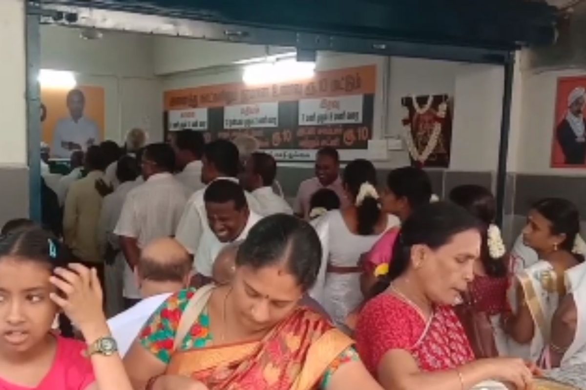 10 ரூபாய்க்கு அளவில்லா சாப்பாடு.. ஈரோட்டில் அசத்தும் ஹோட்டல்!
